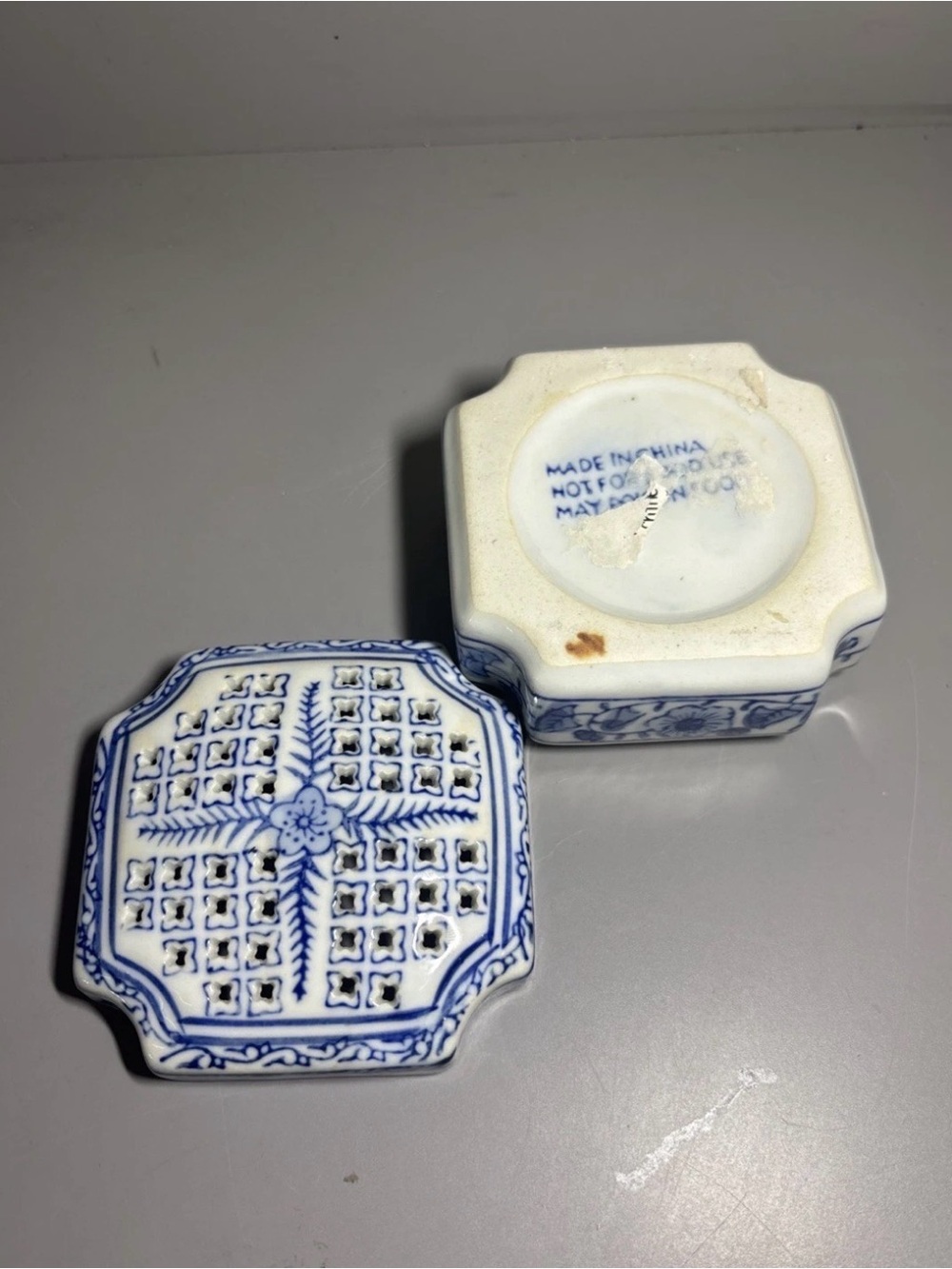 Unbranded Blue and White Porcelain Decorative Trinket Box with Lattice Lid